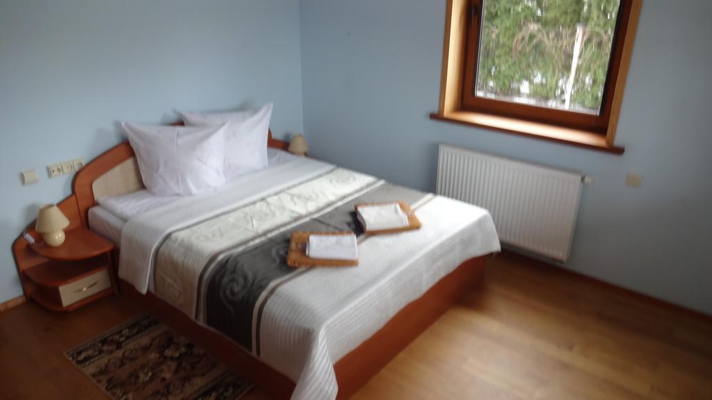 Vidu Guest House Utena Exterior foto